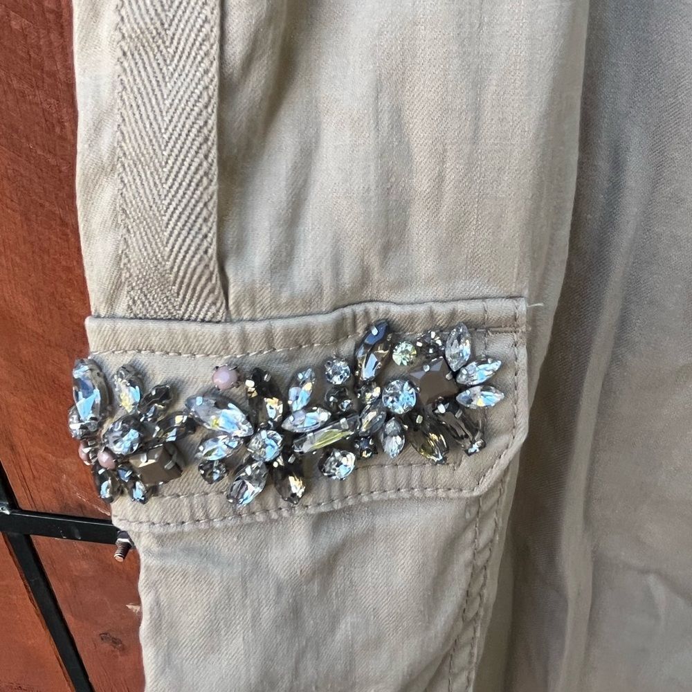 Chico’s Casual Jeweled Linen Cargo Khaki Cropped Pants - Picture 4 of 7